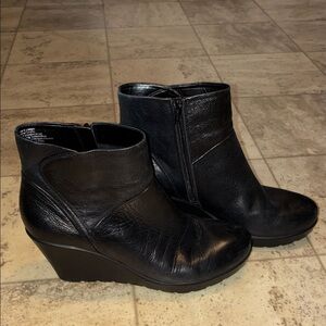 Nine West Black Leather Wedge Ankle Booties with Side Zipper
